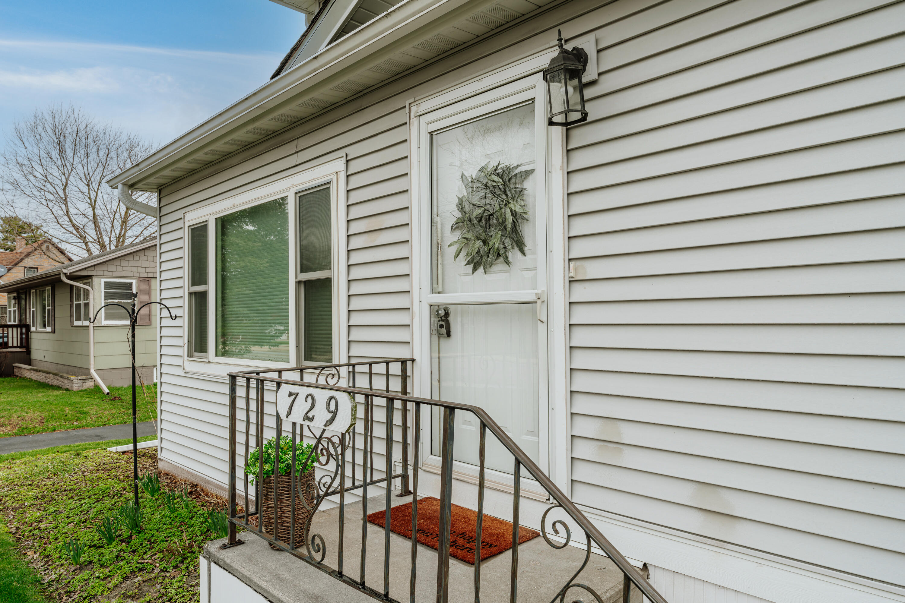 729 Palmyra Street Sullivan, WI 53178 - Photo 30 of 51 Front Door