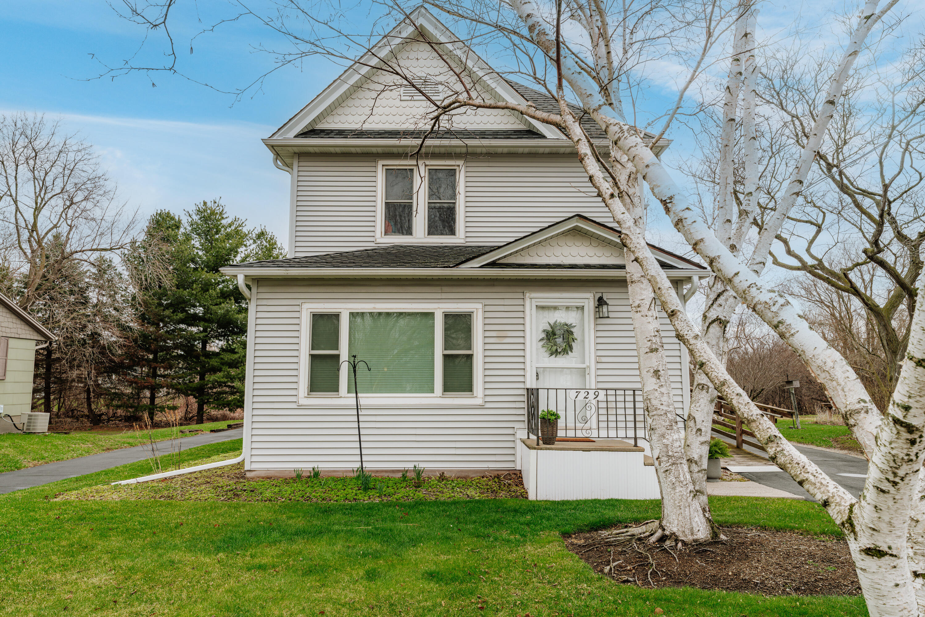 729 Palmyra Street Sullivan, WI 53178 - Photo 31 of 51 Front