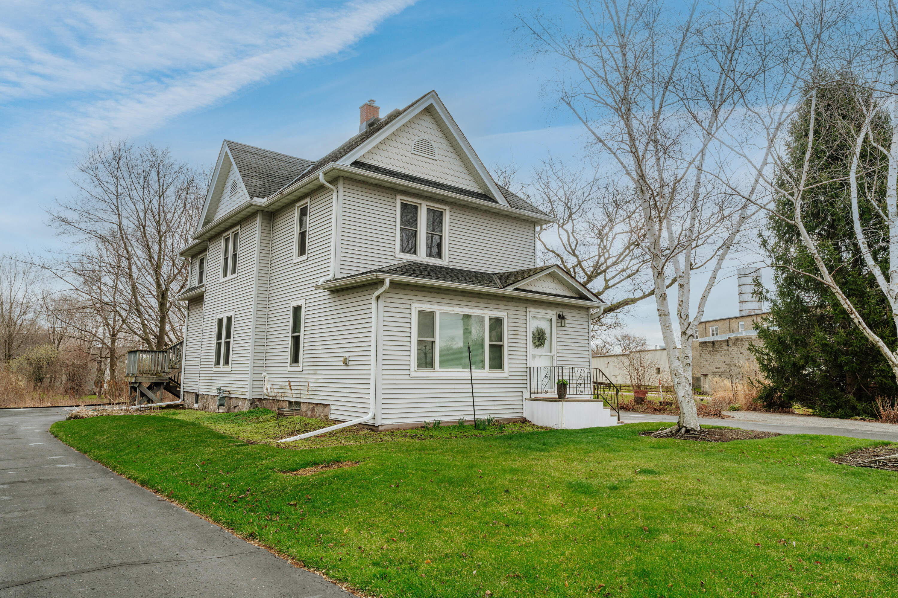 729 Palmyra Street Sullivan, WI 53178 - Photo 36 of 51 Front Side