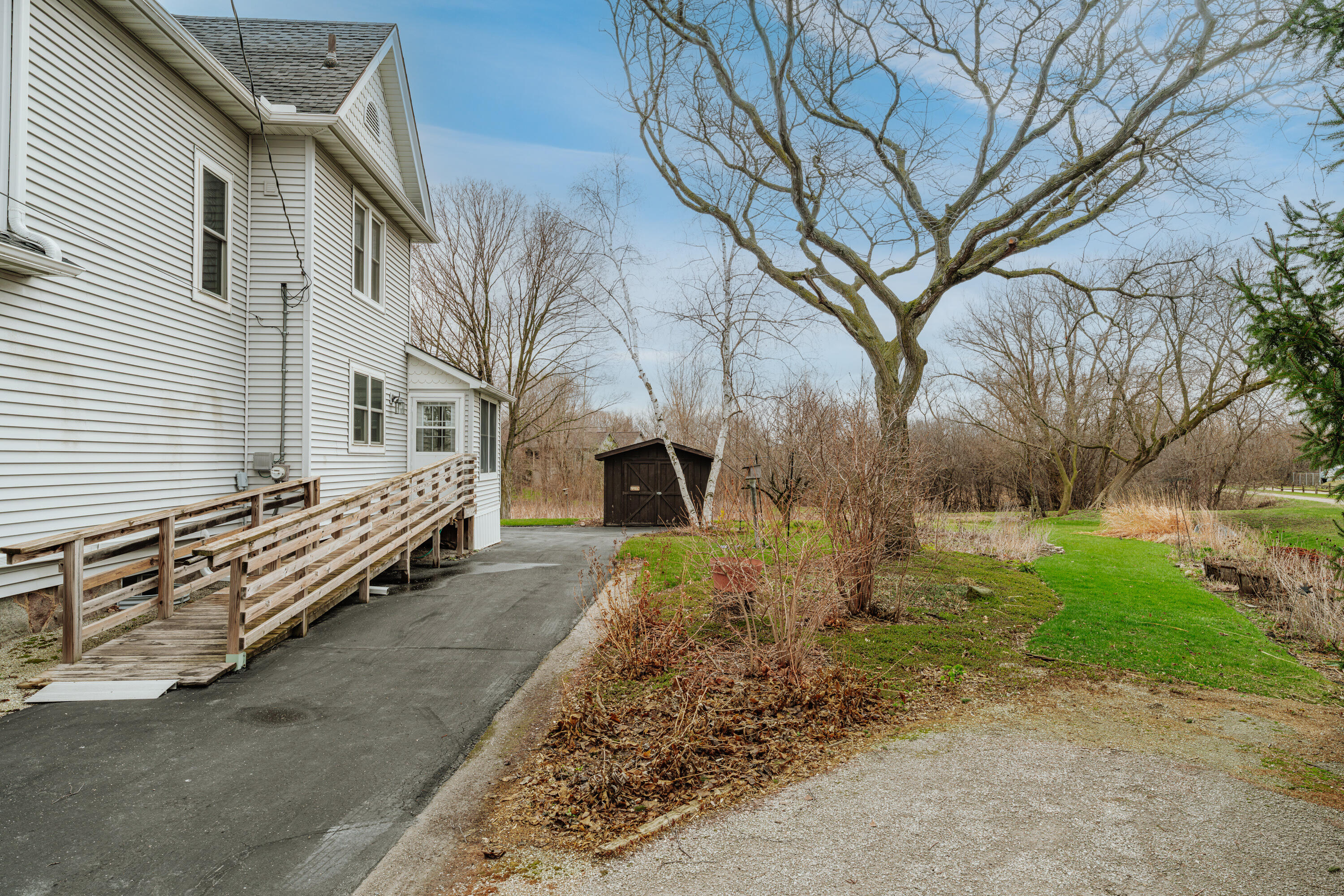 729 Palmyra Street Sullivan, WI 53178 - Photo 38 of 51 Driveway