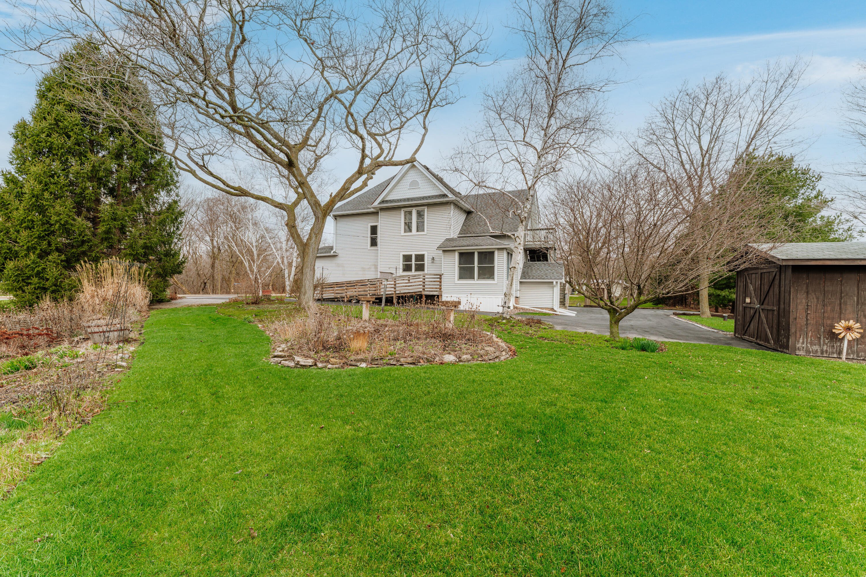 729 Palmyra Street Sullivan, WI 53178 - Photo 39 of 51 Side Yard