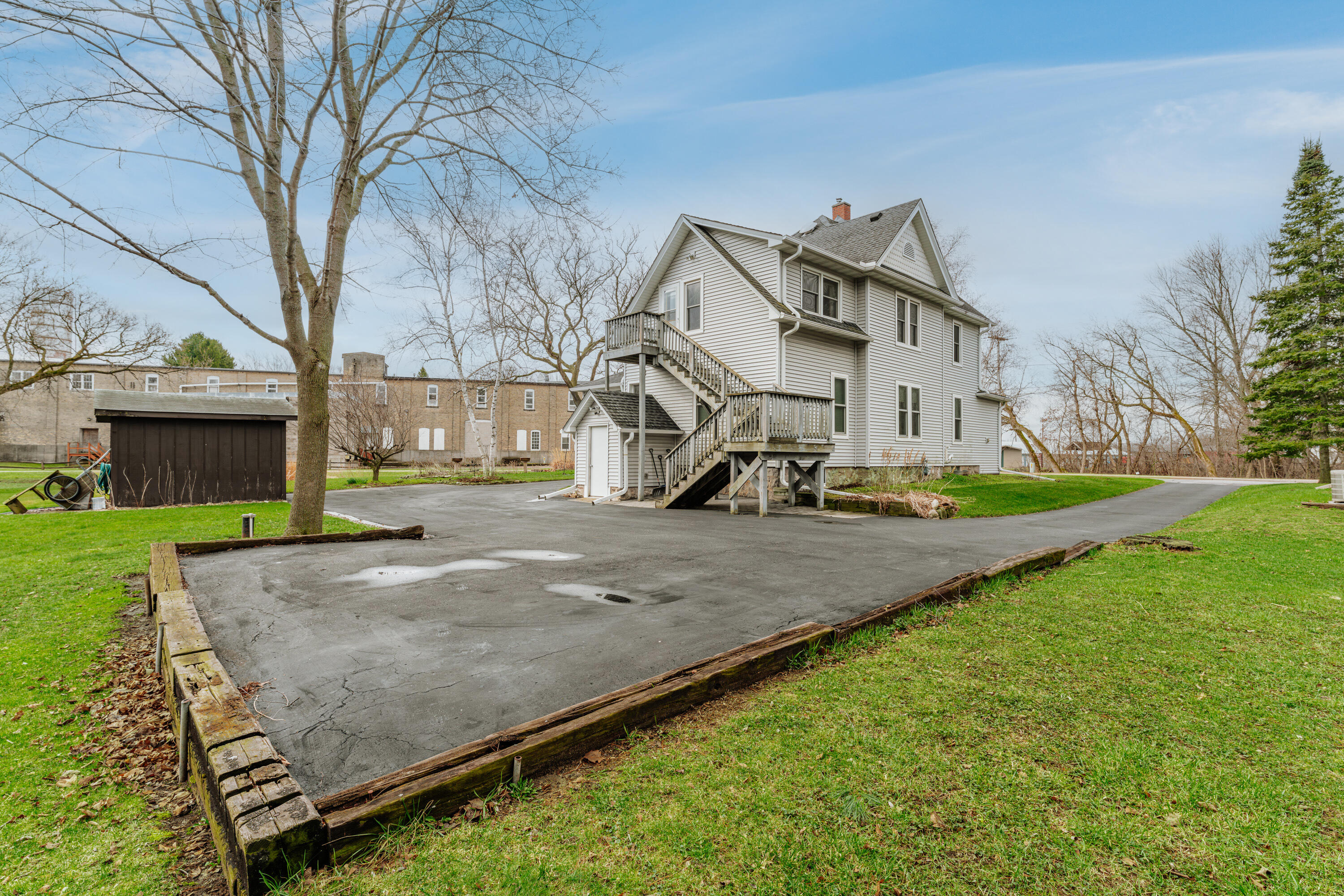729 Palmyra Street Sullivan, WI 53178 - Photo 44 of 51 North Driveway