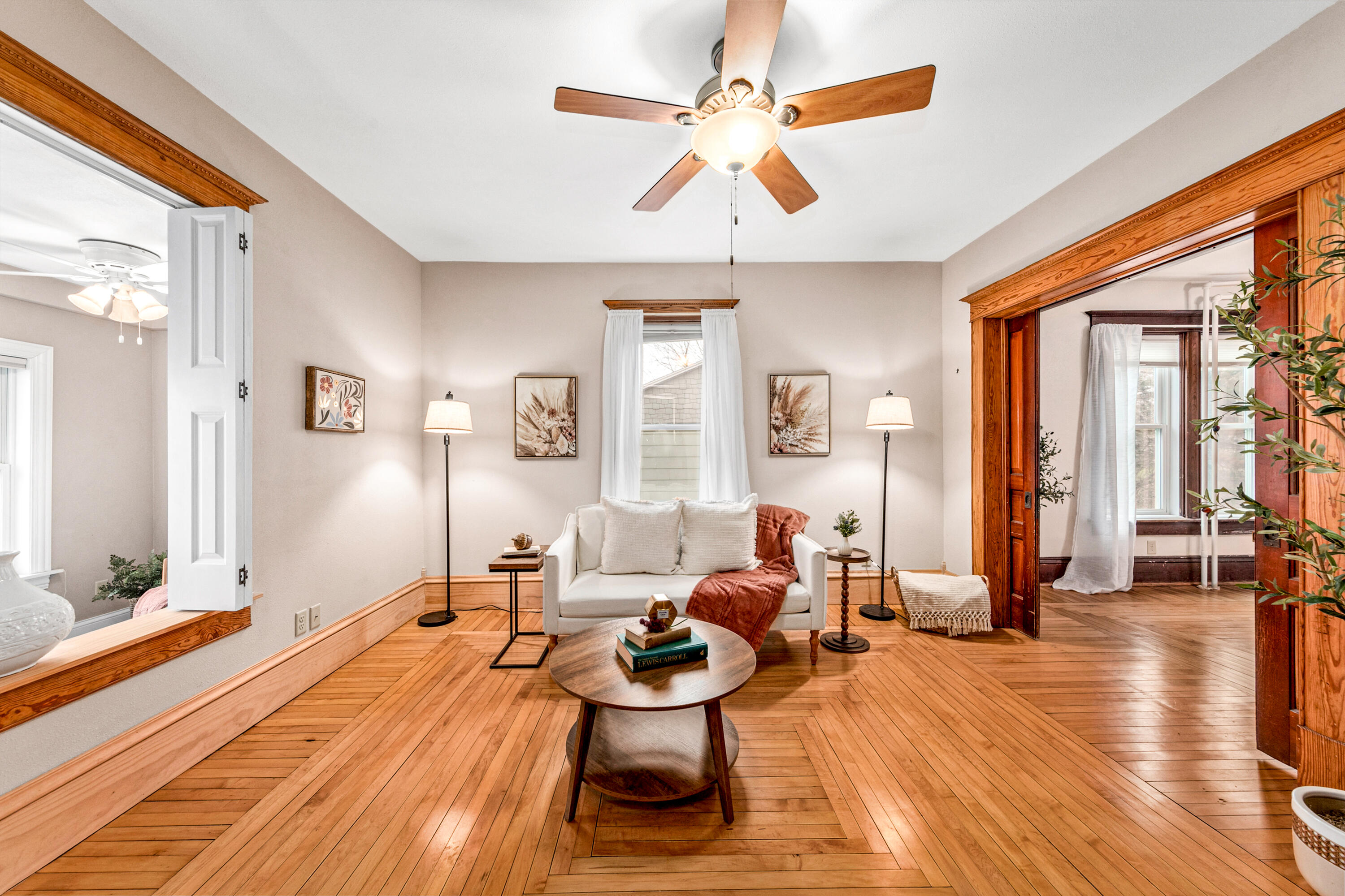 729 Palmyra Street Sullivan, WI 53178 - Photo 9 of 51 Living Room
