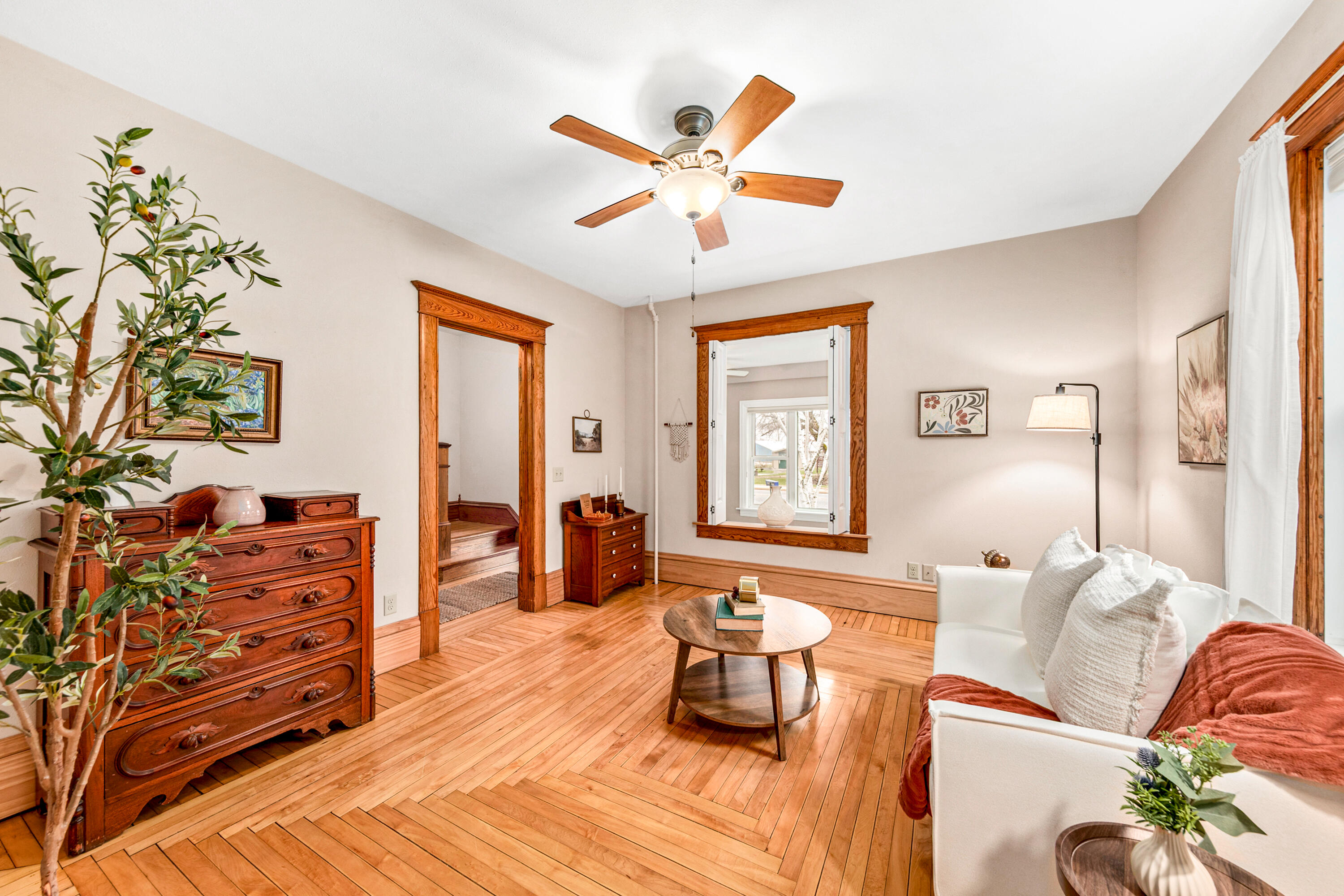 729 Palmyra Street Sullivan, WI 53178 - Photo 10 of 51 Living Room