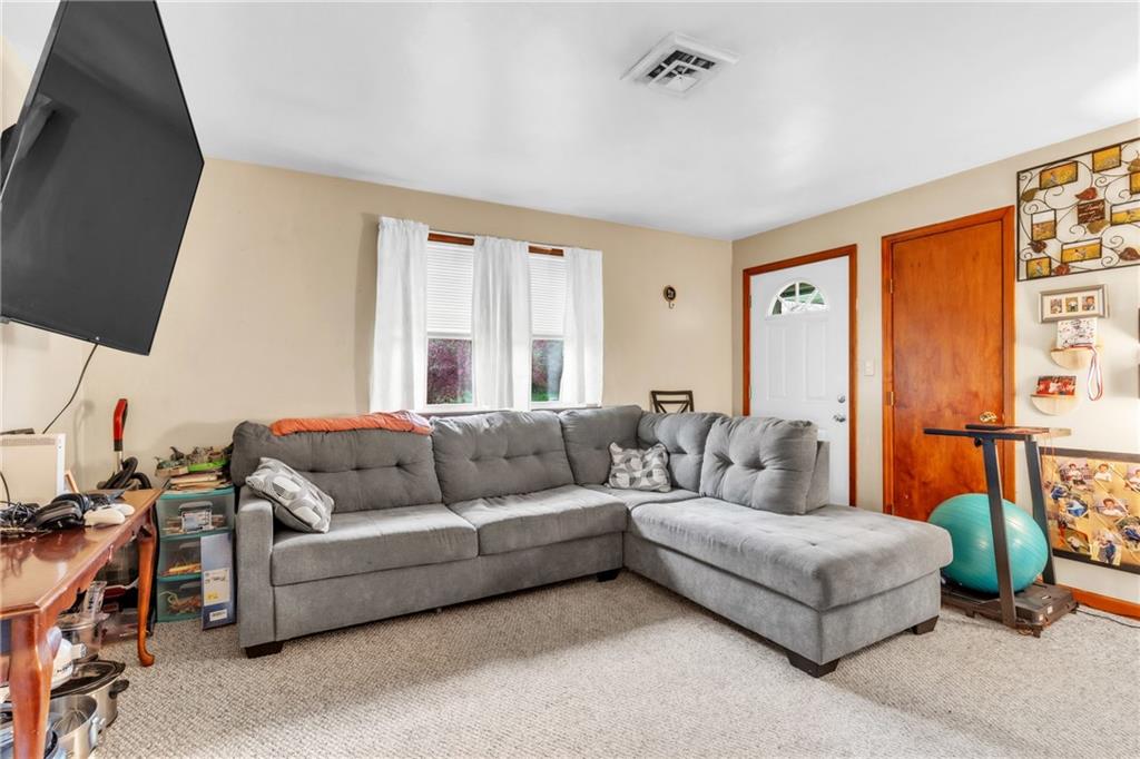 326-328 Mohawk School Road New Castle, PA 16102 - Photo 4 of 45 Gallery Image 4