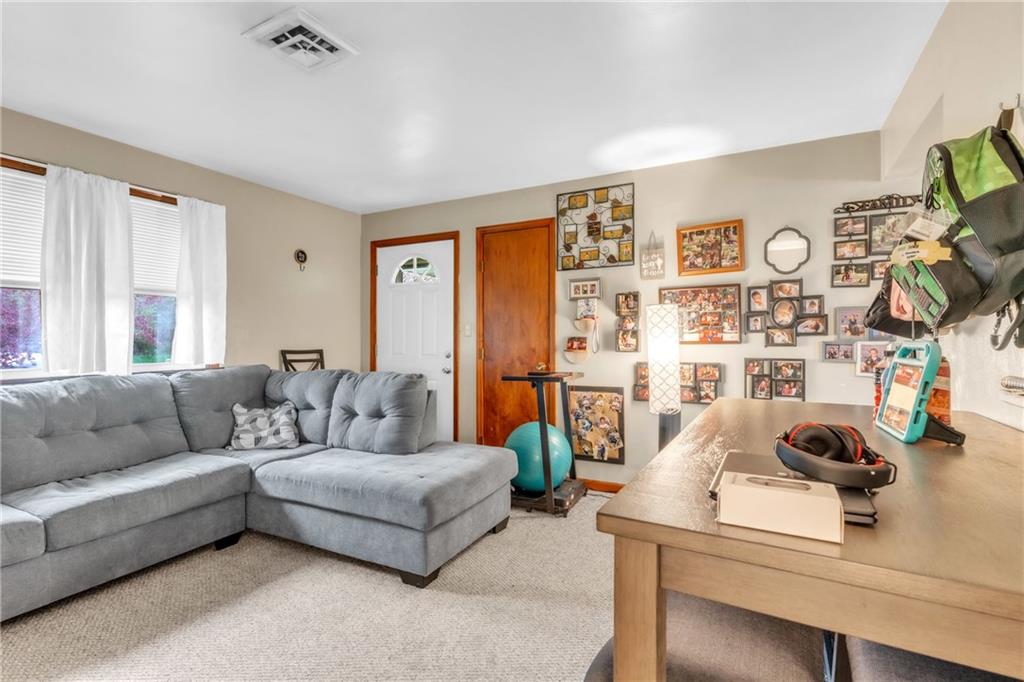 326-328 Mohawk School Road New Castle, PA 16102 - Photo 6 of 45 Gallery Image 6