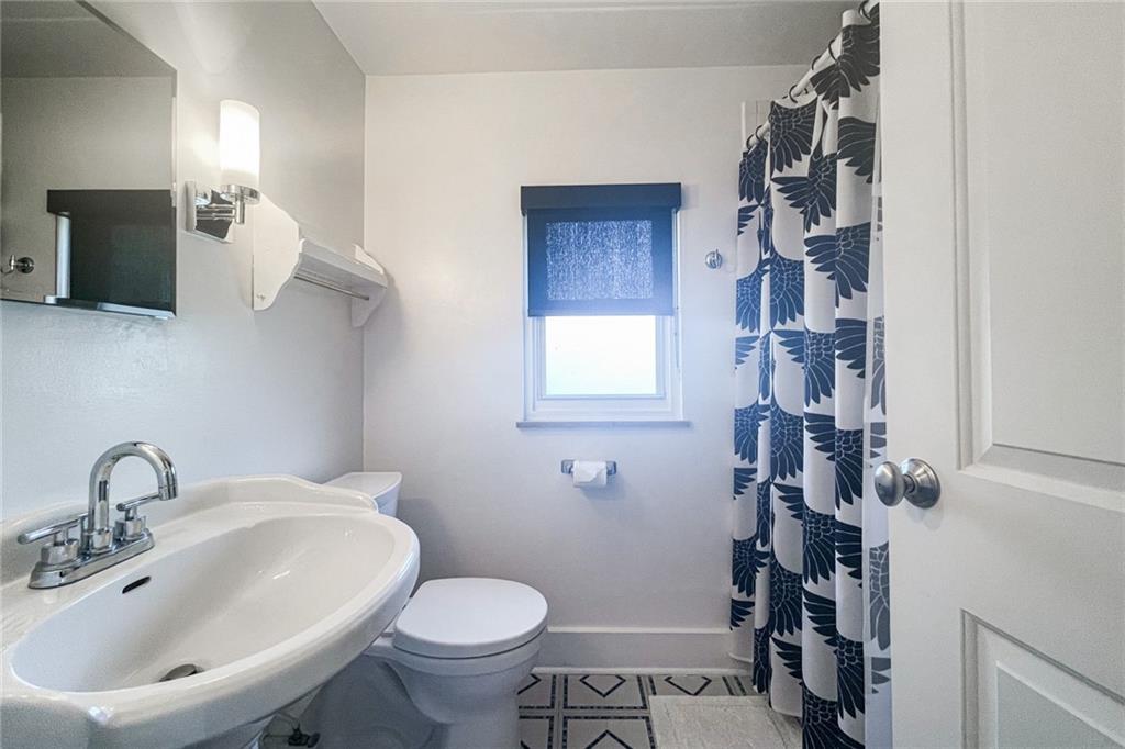 6902 Warwick Road Indianapolis, IN 46220 - Photo 16 of 50 Gallery Image 16
