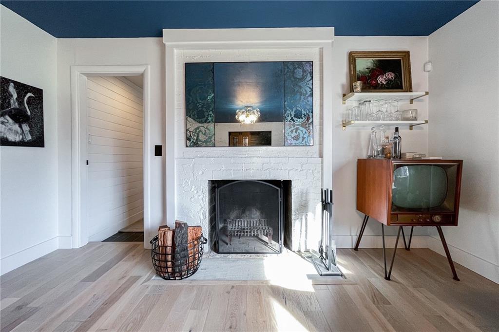 6902 Warwick Road Indianapolis, IN 46220 - Photo 6 of 50 Gallery Image 6