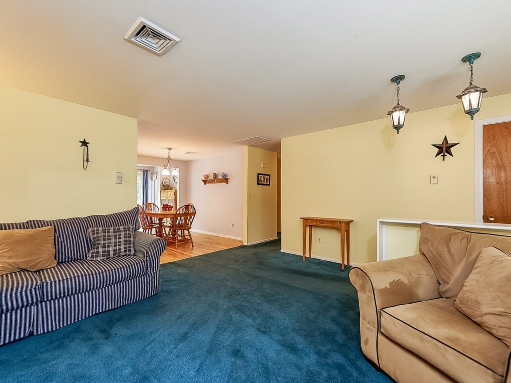 62 Southgate Road Franklin, MA 02038 - Photo 11 of 28 Gallery Image 11