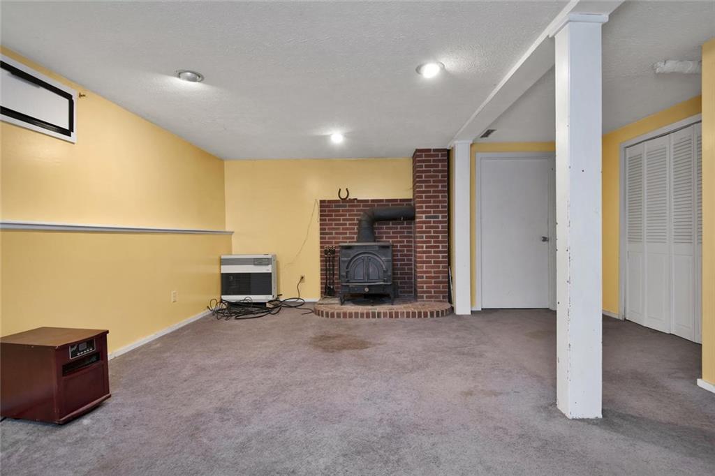 79 Center Road Gray, ME 04039 - Photo 15 of 25 Family room