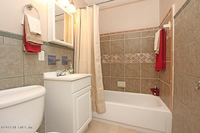 2412 Firestone Road Jacksonville, FL 32210 - Photo 6 of 14 bathroom_700