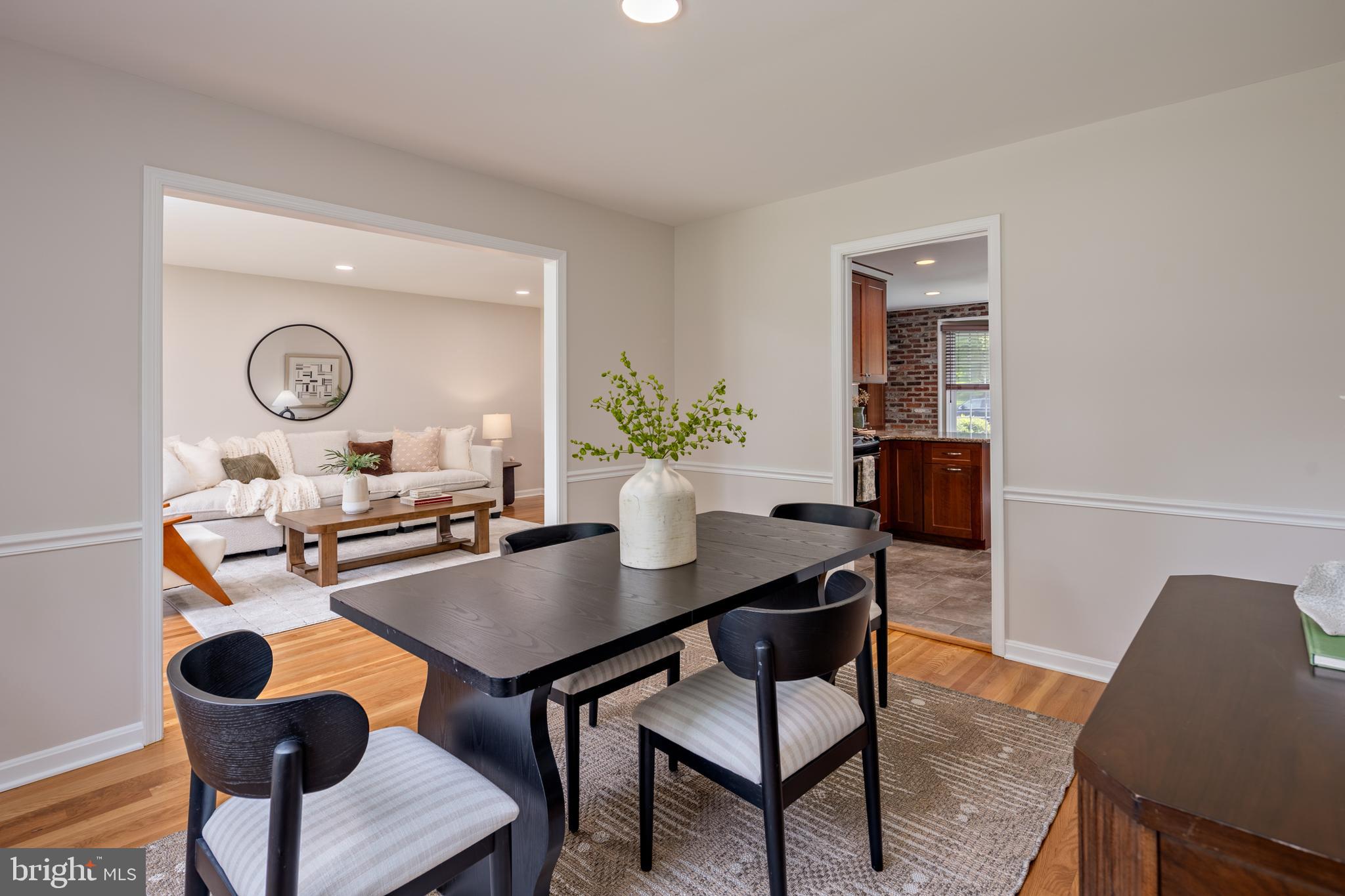 8719 Postoak Road Potomac, MD 20854 - Photo 15 of 54 Dining Room