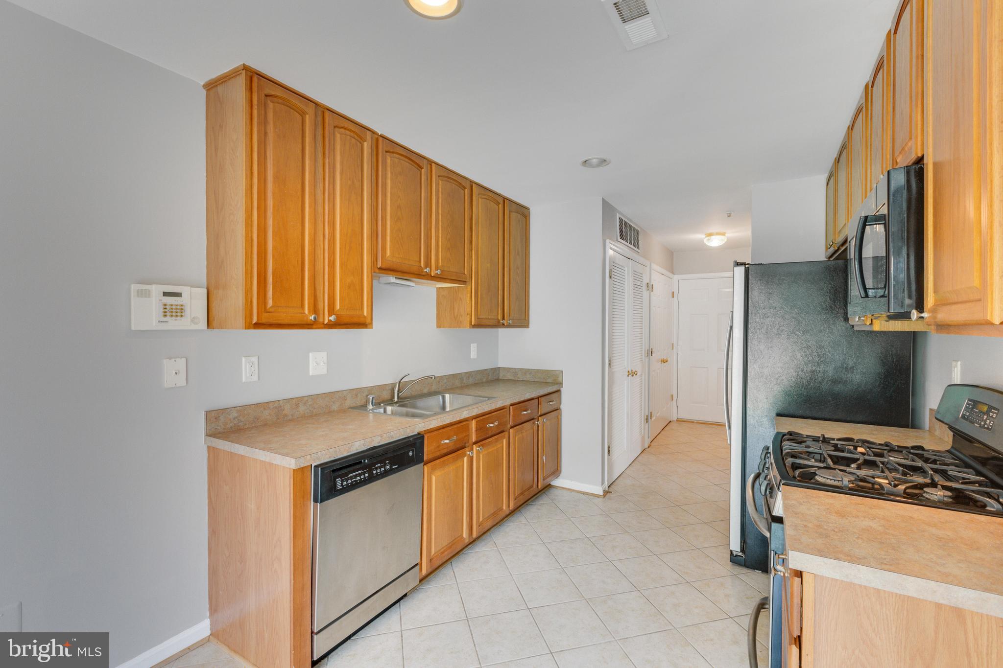 2051 Astilbe Way Odenton, MD 21113 - Photo 16 of 40