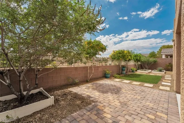 $660,000 | 1699 Sonoran Bluff Avenue, Henderson, NV 89014