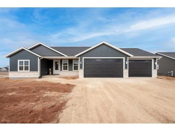 $500,000 | W6886 Mcallister Drive, Greenville, WI 54942