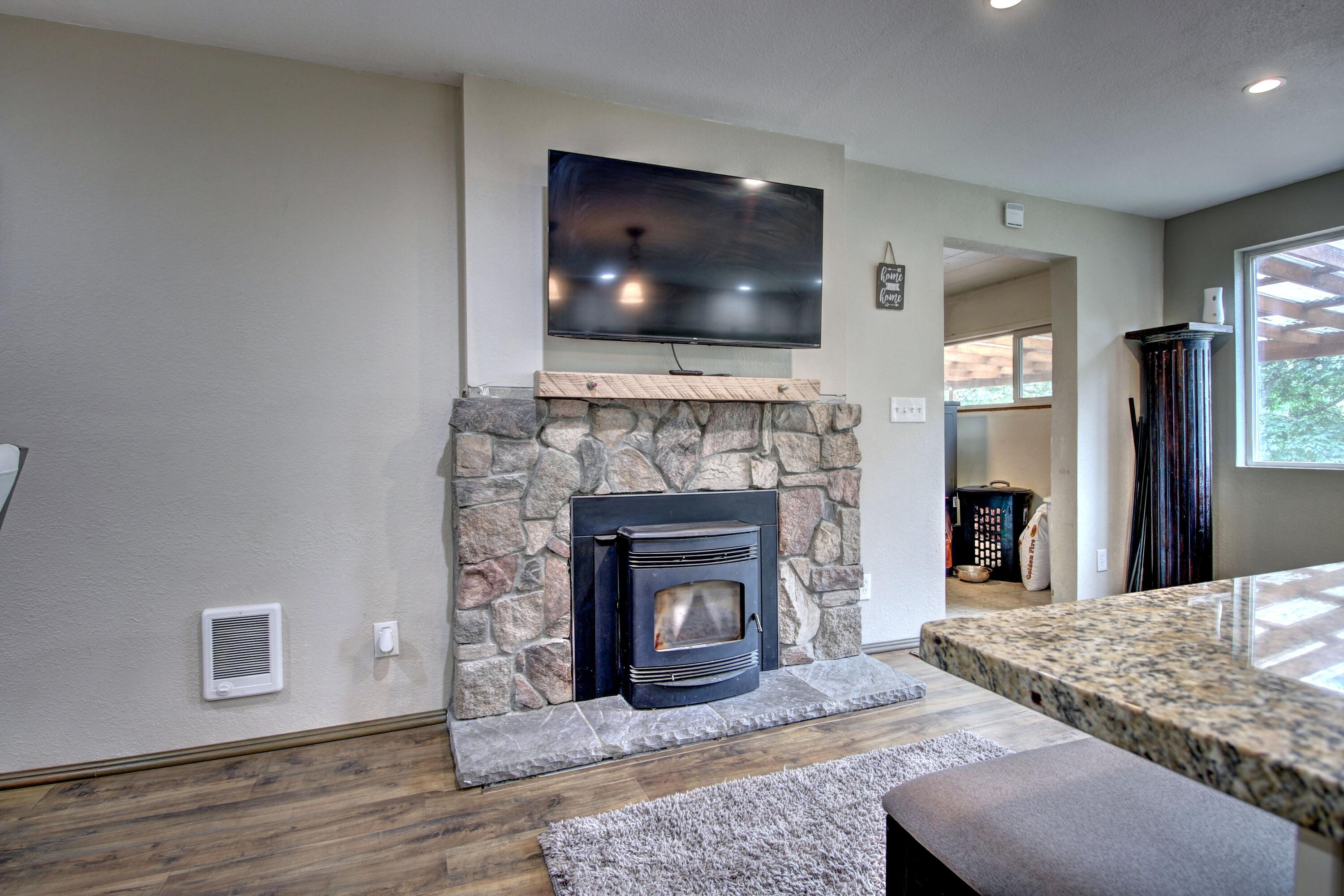 3479 Kane Creek Road Central Point, OR 97502 - Photo 11 of 37 15