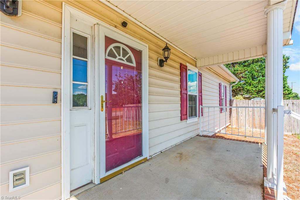 565 Adams Gate Road Winston-Salem, NC 27107 - Photo 4 of 25