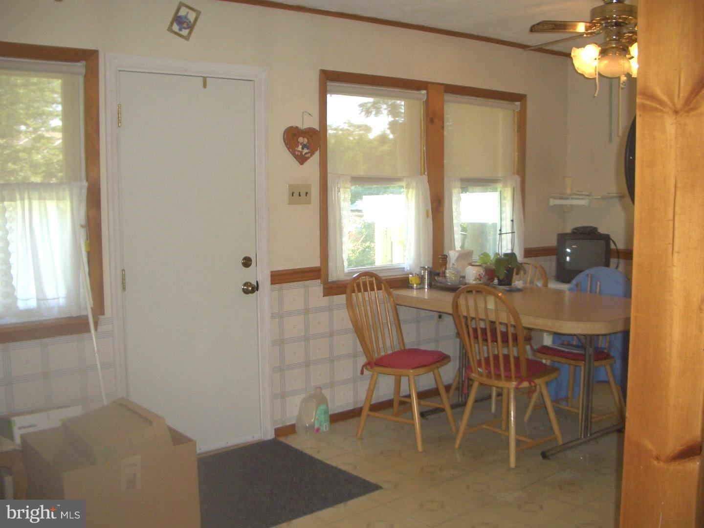 100 Loller Road Hatboro, PA 19040 - Photo 6 of 11 Breakfast Room