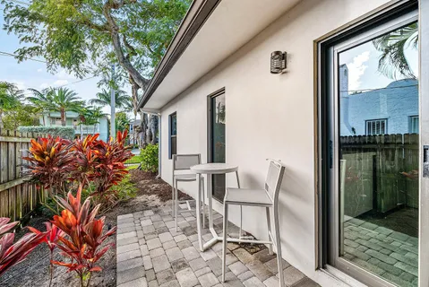 $1,295,000 | 215 North Swinton Avenue, Delray Beach, FL 33444