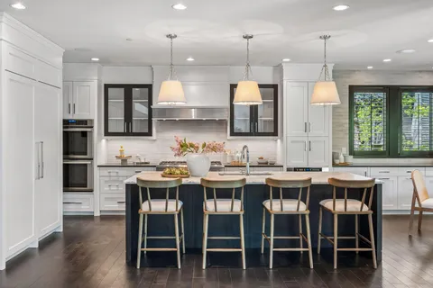 $3,950,000 | 2201 Isengard Lane, Minnetonka, MN 55305