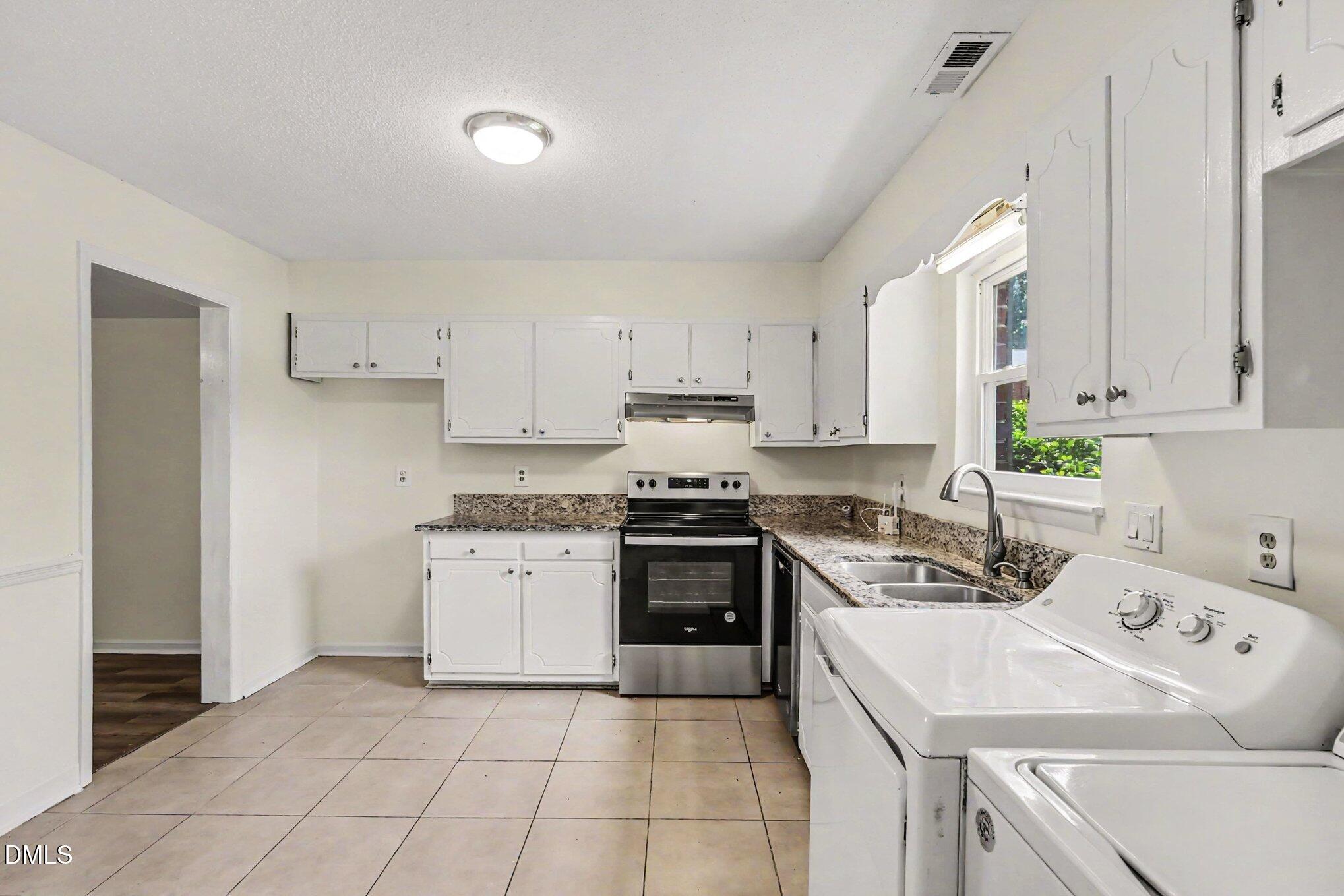 1220 Manassas Court, Unit B Raleigh, NC 27609 - Photo 13 of 32 013_file_7472