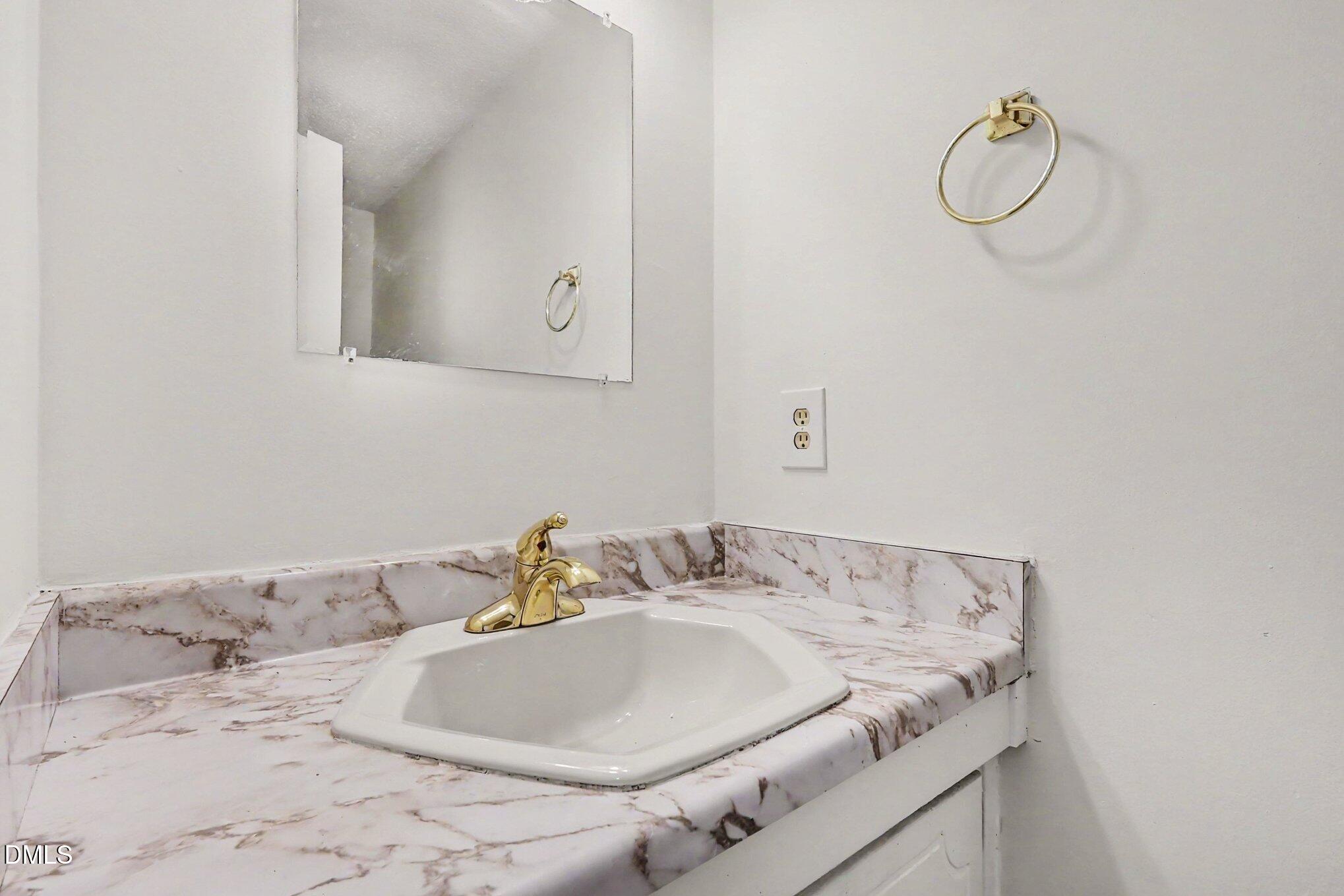 1220 Manassas Court, Unit B Raleigh, NC 27609 - Photo 25 of 32 025_file_3566