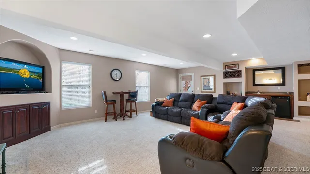 $649,000 | 125 Arrowhead Drive, Lake Ozark, MO 65049