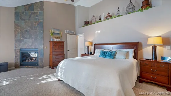 $644,000 | 125 Arrowhead Drive, Lake Ozark, MO 65049