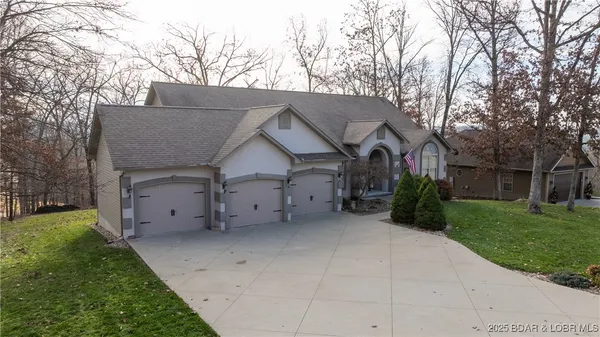 $649,000 | 125 Arrowhead Drive, Lake Ozark, MO 65049