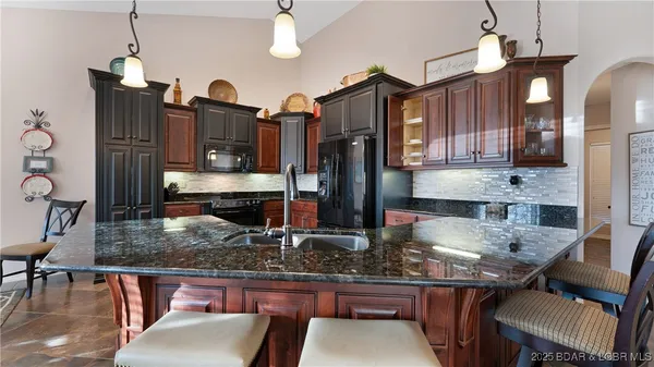 $644,000 | 125 Arrowhead Drive, Lake Ozark, MO 65049