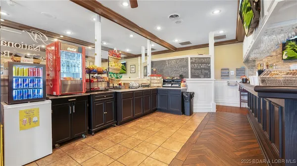 $649,000 | 125 Arrowhead Drive, Lake Ozark, MO 65049