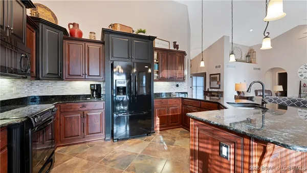 $649,000 | 125 Arrowhead Drive, Lake Ozark, MO 65049