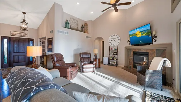 $644,000 | 125 Arrowhead Drive, Lake Ozark, MO 65049