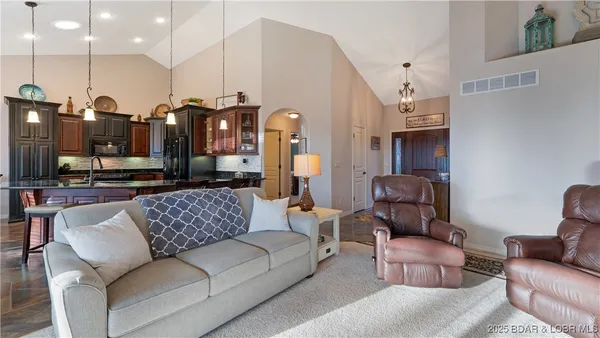 $644,000 | 125 Arrowhead Drive, Lake Ozark, MO 65049