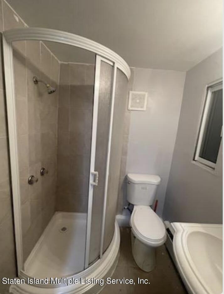 359 Clove Road Staten Island, NY 10310 - Photo 13 of 37 Screen Shot 2023-02-24 at 12.10.11 AM