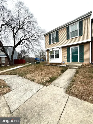 a front view of house with yard