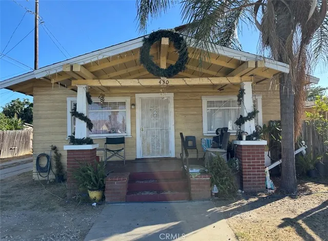 $1,290,000 | 430 East Esther Street, Long Beach, CA 90813