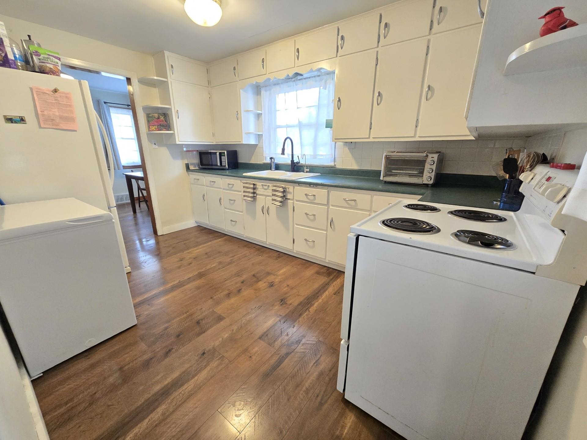 920 Newbury Street Ripon, WI 54971 - Photo 2 of 21