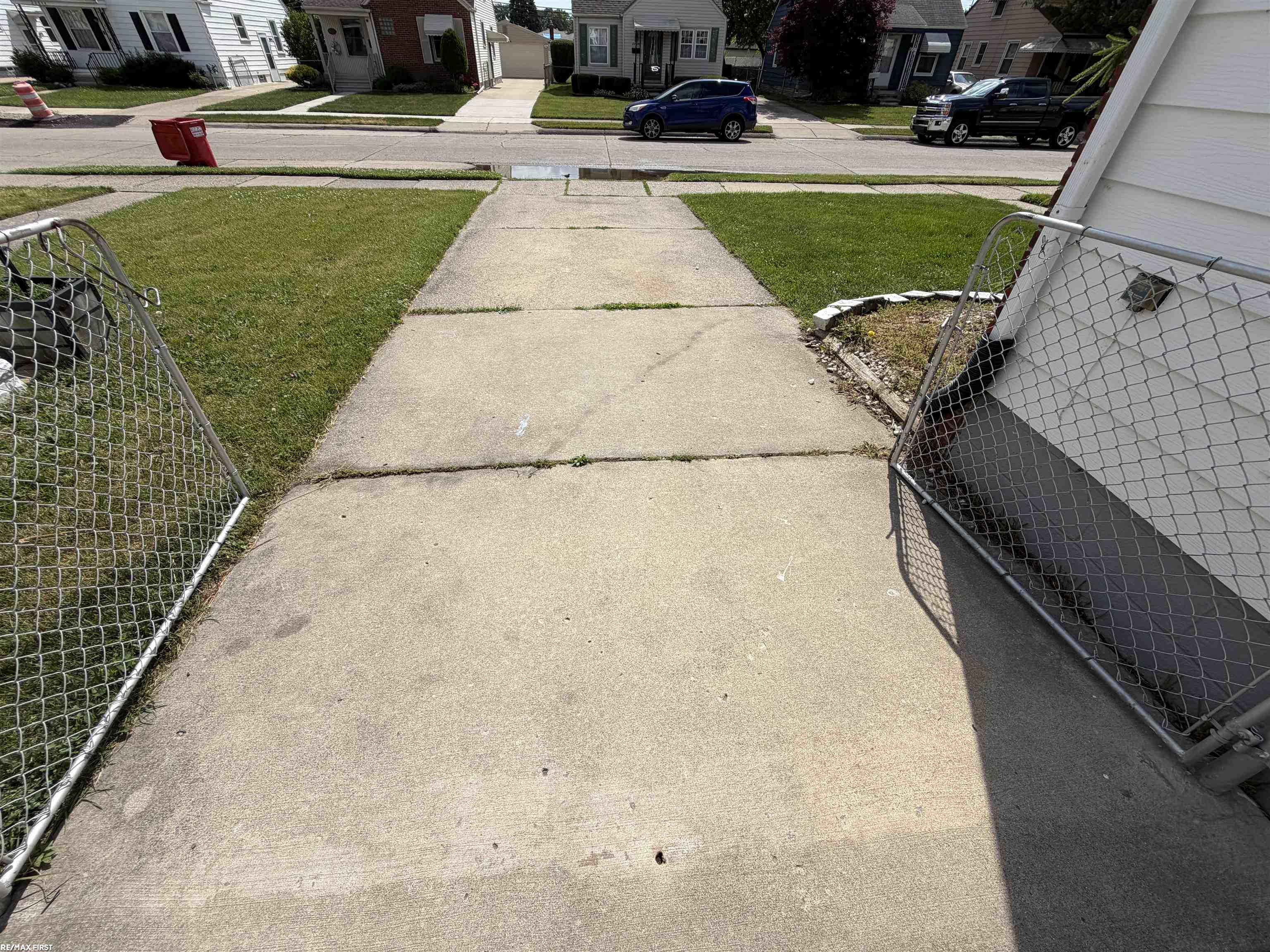 22829 Normandy Avenue Eastpointe, MI 48021 - Photo 4 of 35
