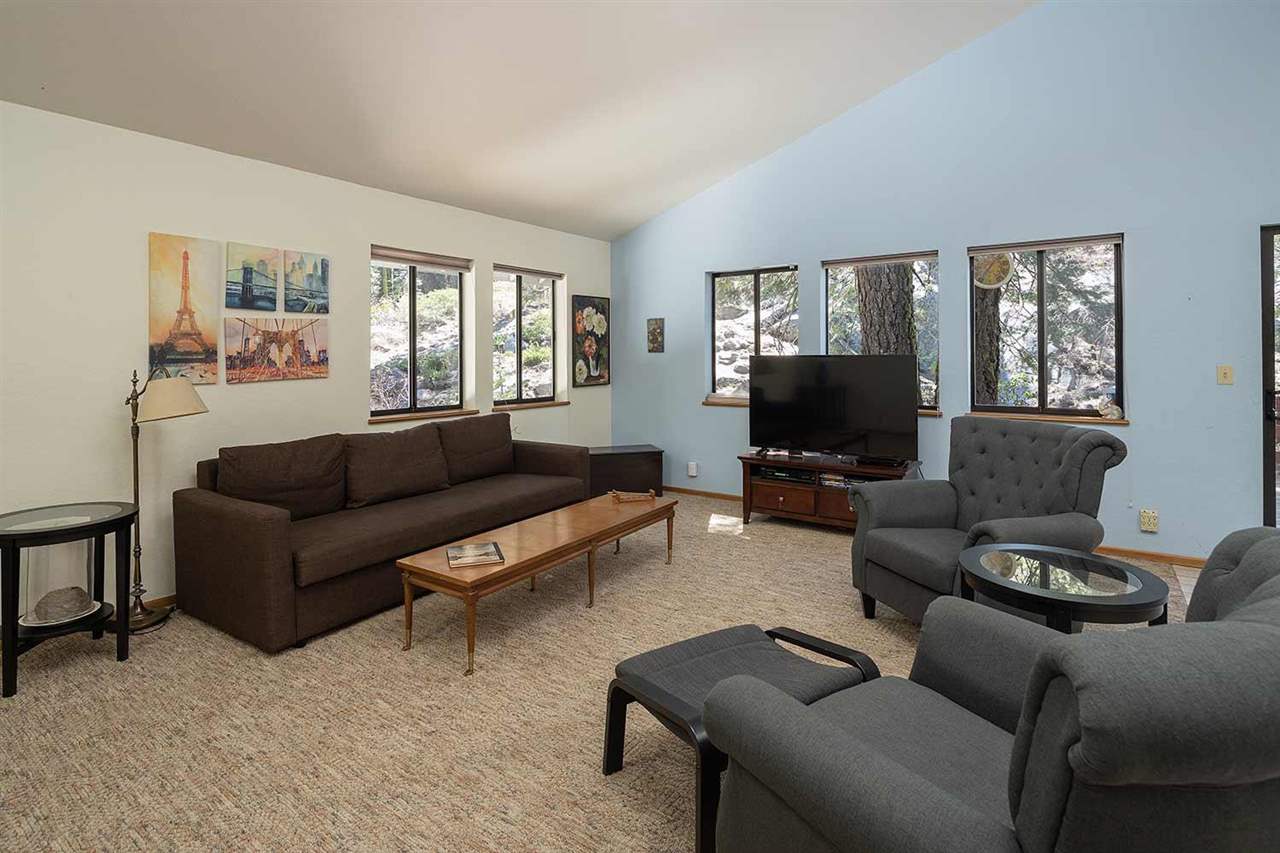 10407 Washoe Road Truckee, CA 96161 - Photo 4 of 21 Gallery Image 4