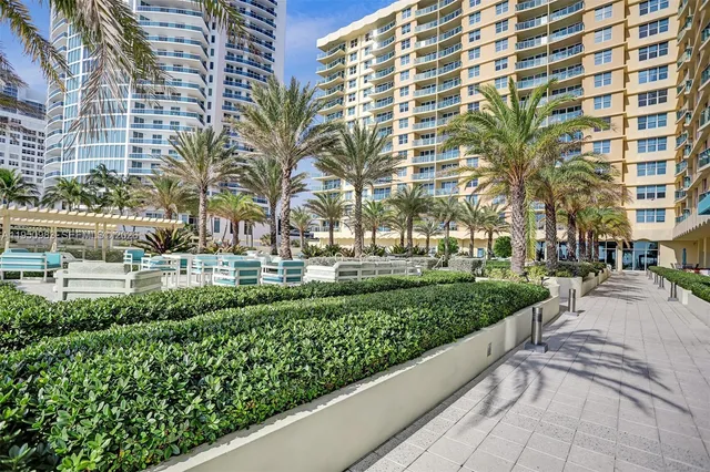 a view of a multi story building