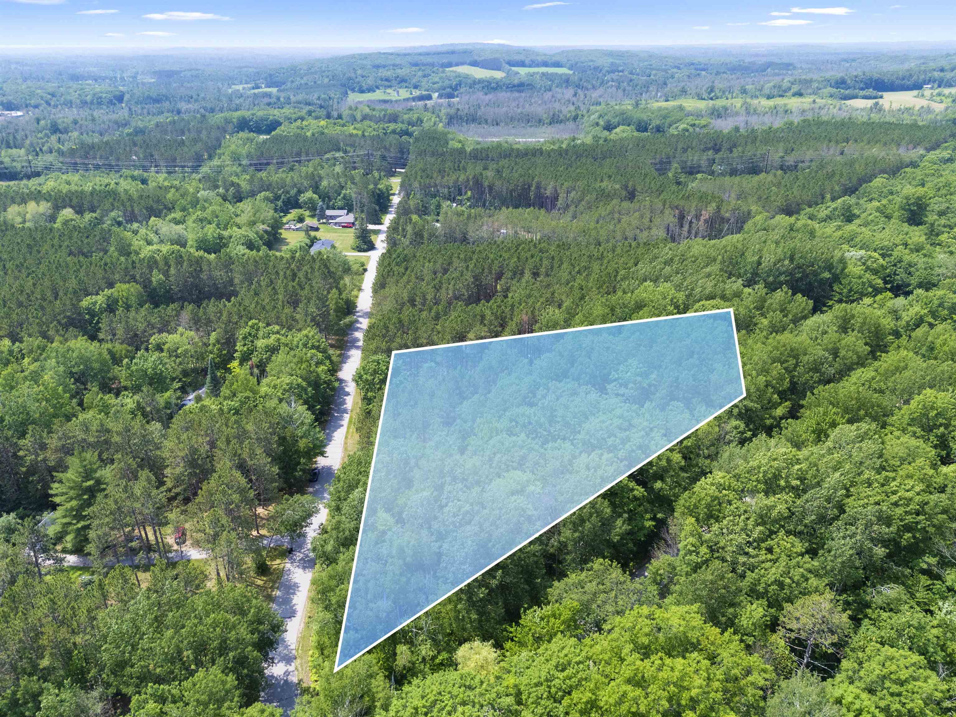 W7746 Trellis Road Crivitz, WI 54114 - Photo 2 of 44