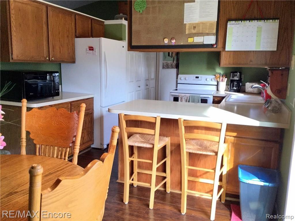 8722 Eaton Road Davisburg, MI 48350 - Photo 8 of 28 kitchen 2.jpg