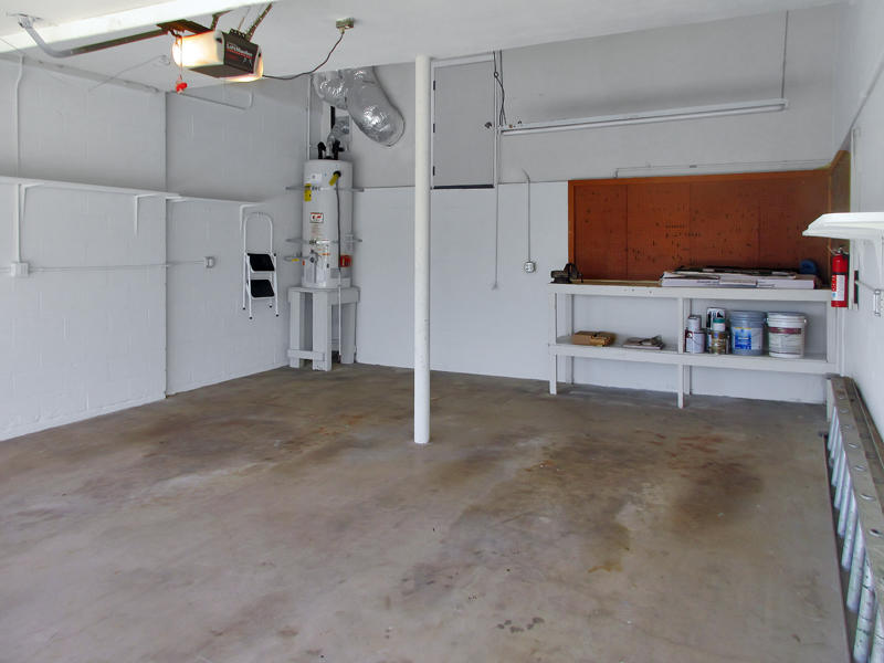 35 Las Alturas Road Santa Barbara, CA 93103 - Photo 24 of 25 Garage