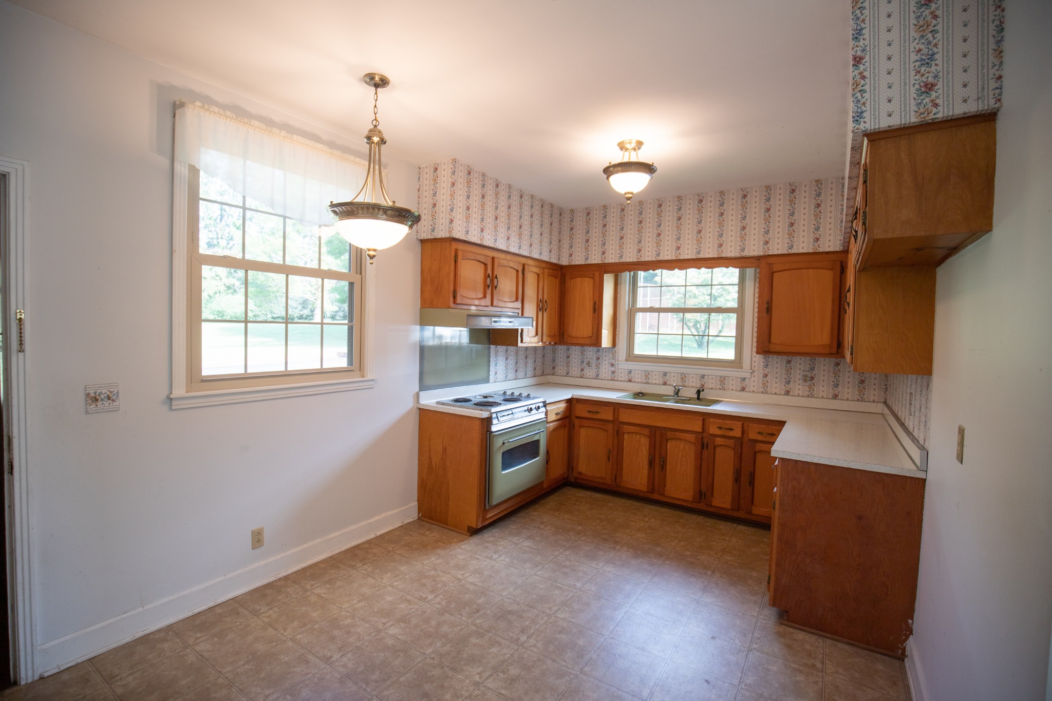 1542 Neelys Bend Road Madison, TN 37115 - Photo 17 of 47 Gallery Image 17