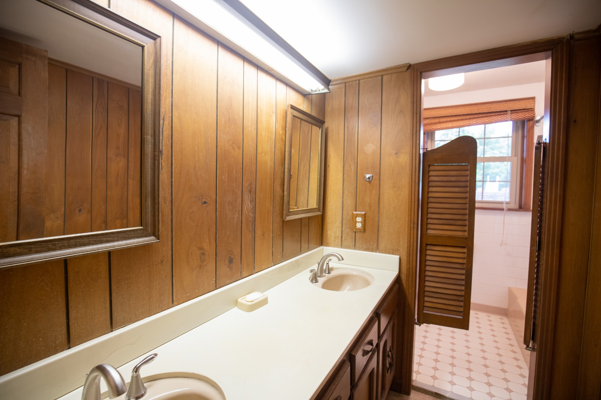 1542 Neelys Bend Road Madison, TN 37115 - Photo 21 of 47 Gallery Image 21