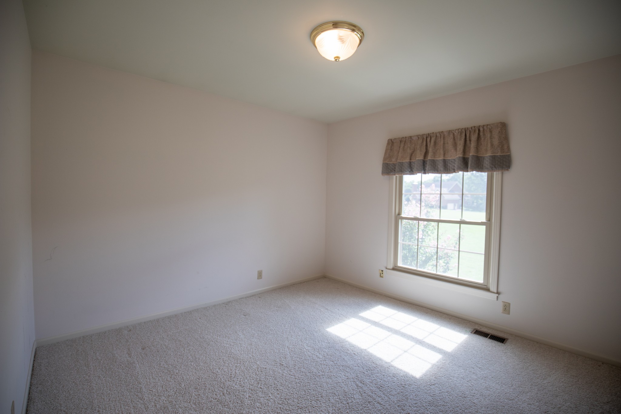 1542 Neelys Bend Road Madison, TN 37115 - Photo 33 of 47 Gallery Image 33