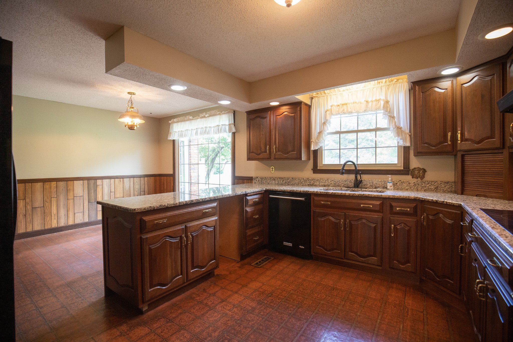 1542 Neelys Bend Road Madison, TN 37115 - Photo 7 of 47 Gallery Image 7