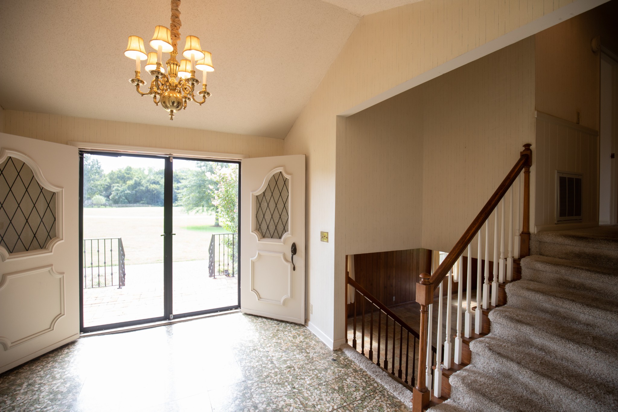 1542 Neelys Bend Road Madison, TN 37115 - Photo 8 of 47 Gallery Image 8