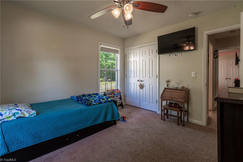 1706 Crinan Court High Point, NC 27265 - Photo 17 of 32